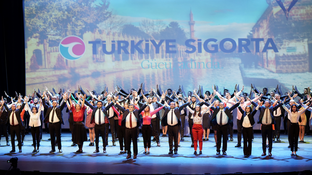 Türkiye Sigorta’dan Anadolu Ateşi iş birliğiyle ‘Biz Türkiyeyiz’ performansı