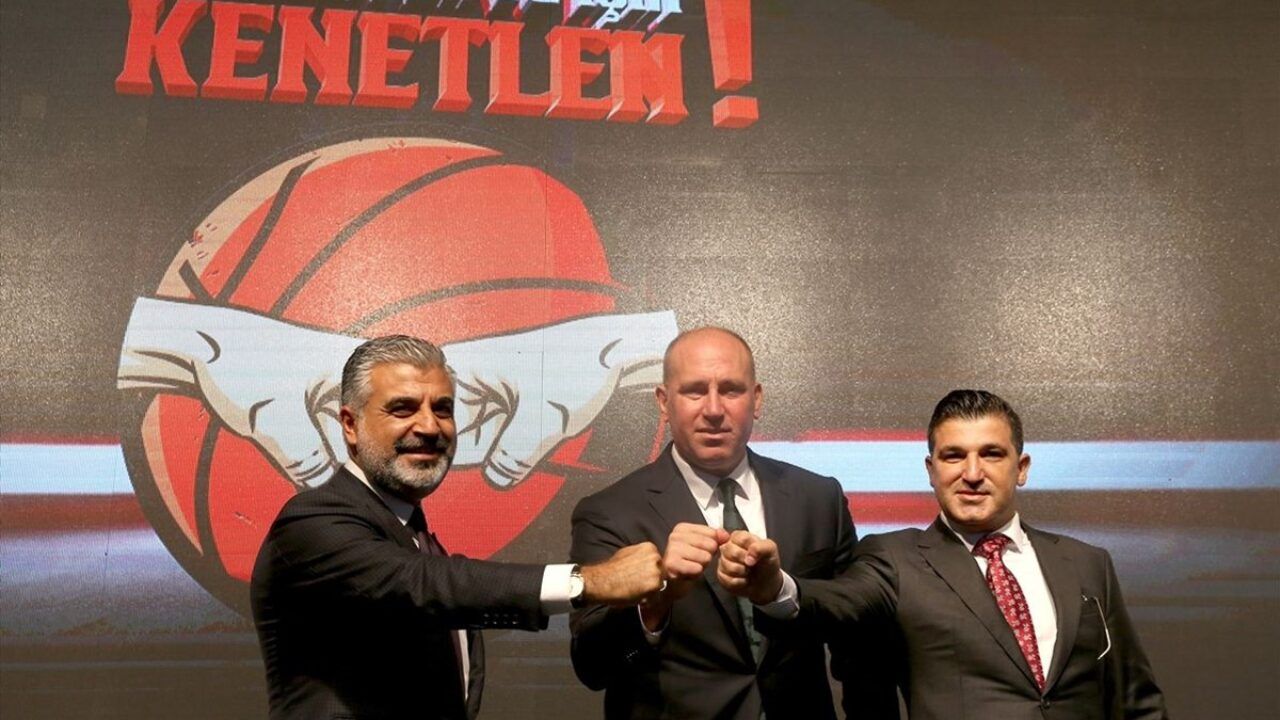 Kırmızı, Türkiye basketbolunun yönetimine aday oldu