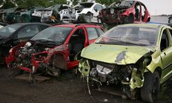 Deprem nedeniyle 100 binden fazla araç ağır hasarlı