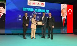 Maher Holding'e 'İstanbul Hayırda Yarışanlar Buluşması'nda teşekkür plaketi