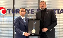 TBF Başkanı Hidayet Türkoğlu Türkiye Sigorta’yı Ziyaret Etti