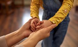 Koruyucu ailelere sosyal güvence ve isteğe bağlı sigorta desteği geliyor