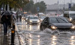 İstanbul’da sel suları araçları vurdu: Peki kasko hasarı karşılıyor mu?
