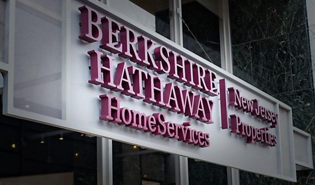 Buffett'ın Gizli Gizli Biriktirdiği Hisse Bulundu: Titanik'i Sigortalayacak Kadar Eski!