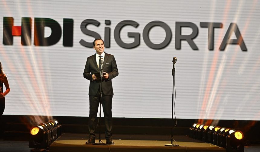 HDI Sigorta sponsorluğunda Sadri Alışık Ödülleri AKM’de sahiplerini buldu