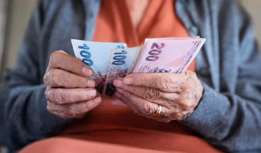 Ev hanımları için en basit emeklilik yolu: SGK uzmanı tüm detaylarını anlattı