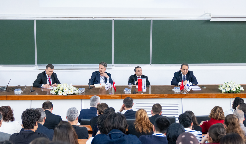 Sigorta sektörü akademi, kamu ve gençlerle geleceği konuştu