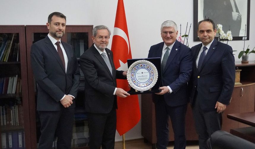 Sigortalı Anadolu Zirvesi’nde yapay zeka ve genç istihdamı gündemde