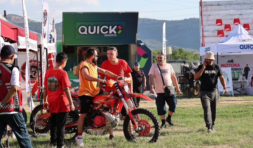 Quick Sigorta iki teker tutkunlarını Bucak’ta buluşturdu